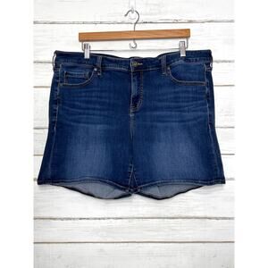 Torrid Mid Rise Midi Denim Shorts Dark Wash Size 20 Plus Size